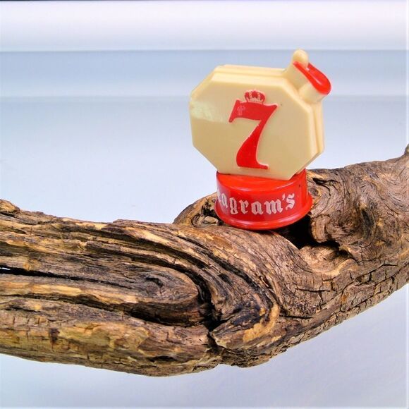 Seagram's Seven 7 Crown Whiskey Bottle Stopper - Picture 7 of 7